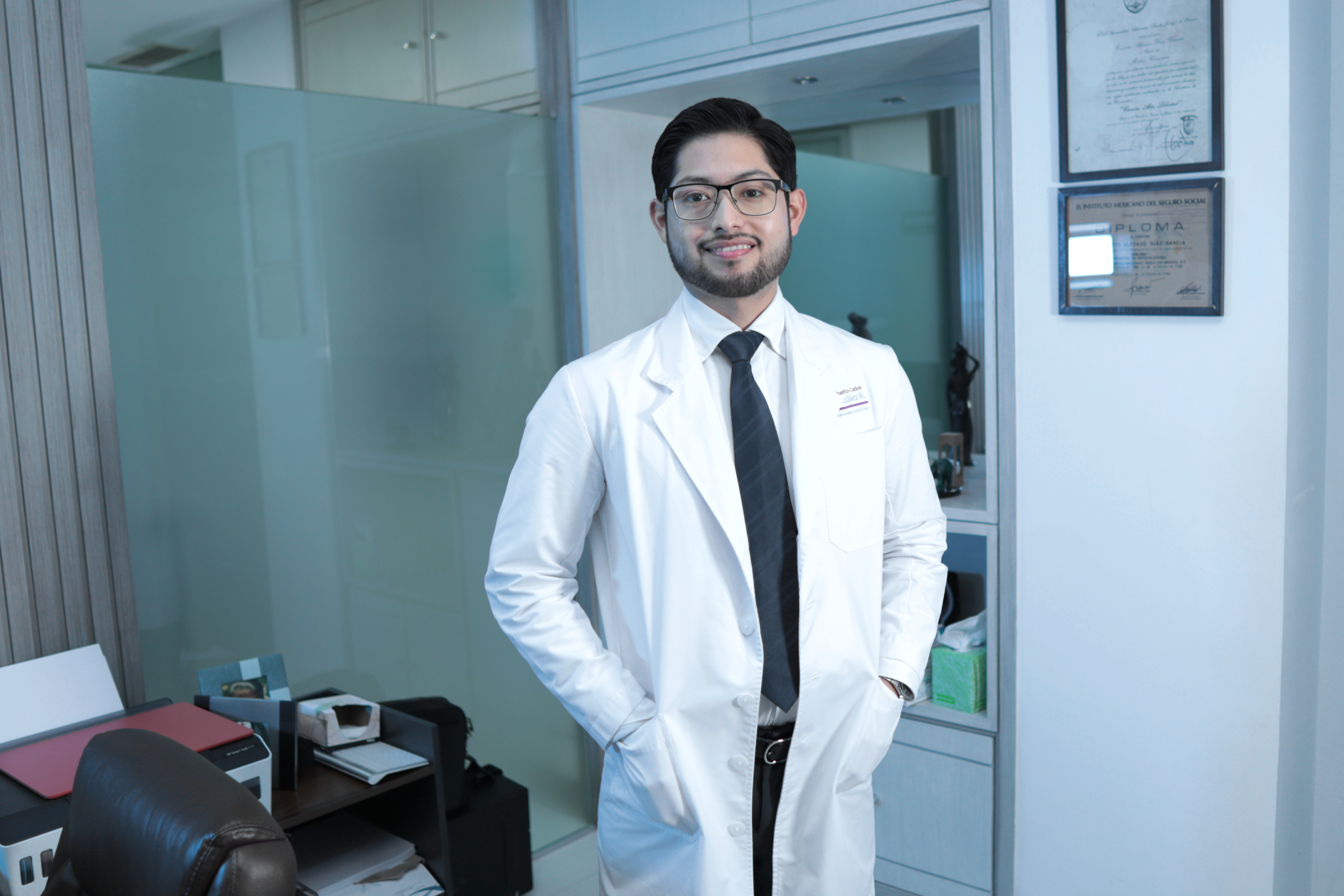 Dr. Roberto González urólogo Cancún